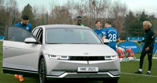 Chelsea stars train with the new Hyundai IONIQ 5